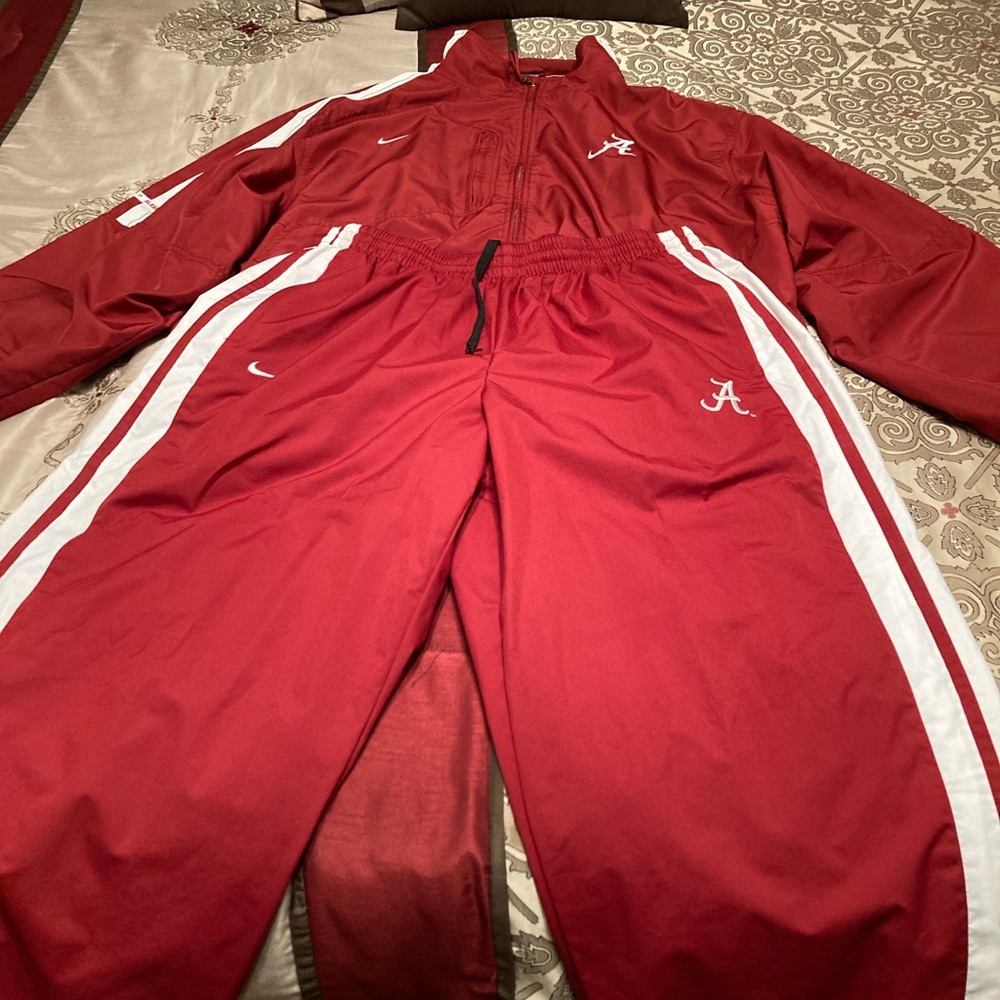 University of Alabama NIKE Jogging/Warm Up Jacket & Psnts